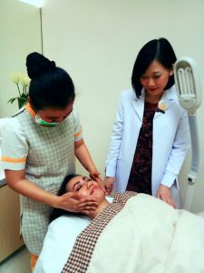 Ingin Wajah Bersih, Yukk Facial di Profira 1