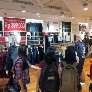 Dunia Fashion Makin Berkembang, UNIQLO Masuk Pasar Surabaya 1