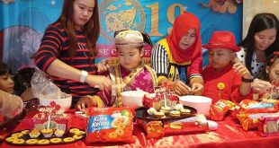 Rayakan Imlek dengan Lomba Sajian Menu Bahan Biskuit Berkostum 'Ala Putri Kaisar Cina' 21