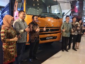 Mitsubishi Fuso kenalkan Fighter dan Targetkan 100 SPK di GIIAS Surabaya 1