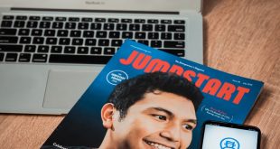 Jumpstart Magazine Hong Kong Beri Penghargaan Startup of The Year 2019 Untuk Qlue 12