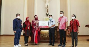 Bank Jatim Serahkan CSR Sarana Prasana Gereja Sebagai Bentuk Tanggung Jawab Perusahaan di Bidang Keagamaan 1