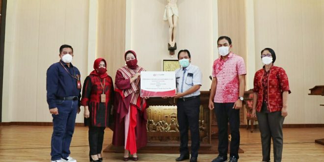 Bank Jatim Serahkan CSR Sarana Prasana Gereja Sebagai Bentuk Tanggung Jawab Perusahaan di Bidang Keagamaan 12