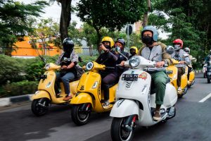 Sunmori “Ride Now Pit Later”, JD.ID Gandeng Komunitas Vespa Surabaya 1
