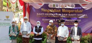 Paguyuban Sinar Mas Bersama Pemprov Jatim Wakafkan 1000 Al-Quran 1