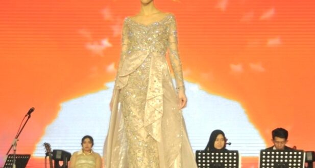 Fashion Show “Shade of Love”, Designer Ayu Wulan Gandeng Disabilitas 7