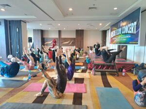 Inside Flow Yoga di Best Western Papilio Surabaya, Bergerak Ikuti Irama Musik 3