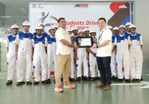 Auto2000 Student Drive for Change, Kenalkan Teknologi Elektrifikasi Pada Siswa SMK 1