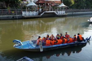 TPS Ajak Balita Wisata Perahu 1