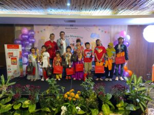 Peringati Hari Anak Nasional, Hotel Santika Pandegiling Gelar Lomba Mewarnai 2