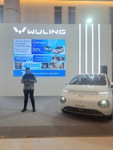 Meriahkan GIIAS Surabaya, Wuling Tampilkan Alvez dan Almaz Hybrid 1