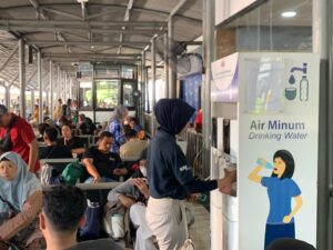 Dukung ESG, KAI Daop 8 Sediakan Water Station 1