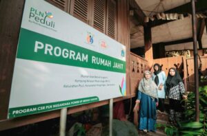 PLN NP Berdayakan Perempuan Dengan Program Rumah Jahit 1