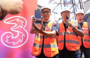 Tri Perluas Jaringan Sampai Pelosok Arek Jawa Timur 1
