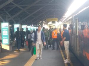 KAI Daop 8 Catatkan 178 Ribu Penumpang di Libur Panjang Waisak 1