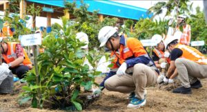 TPS Ajak Pelanggan & Pemangku Kepentingan Menanam Pohon Buah 1