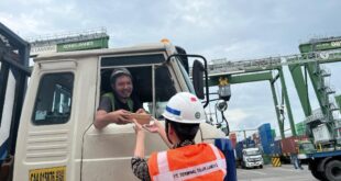 Pelindo Peduli, TTL Bagikan 200 Paket Makanan Bergizi 21