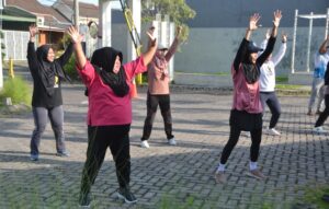 Senam Pagi, Jaga Kebugaran & Keakraban Antar Warga 3