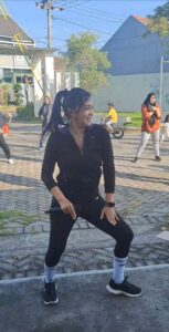 Senam Pagi, Jaga Kebugaran & Keakraban Antar Warga 9