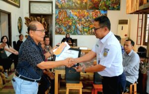 KAI Daop 8 Surabaya Beri Penghargaan Penyewa Aset Tertib Administrasi 1