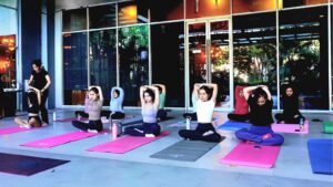 Mercure Surabaya Grand Mirama & Harsha Shala Hadirkan Yoga di Tengah Kota 1