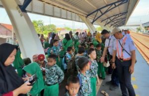 Hadirkan 1717 Siswa, C-Taditur Raih Rekor MURI Pada Kegiatan Sosialisasi Cinta Kereta 1