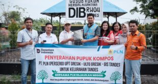 Warga Sekitar GIS Tandes Dapat Pupuk Gratis Dari PLN 5