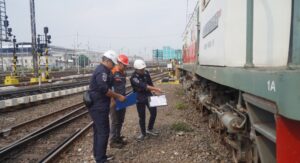 Persiapan Layani Angkutan Nataru, DJKA dan KAI Daop 8 Surabaya Gelar Ramp Check Sarana Kereta Api 1