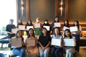 Aloft Surabaya Gelar Workshop Modern Calligraphy 1