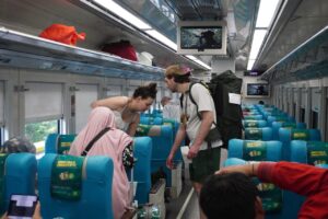 Kereta Api Jadi Pilihan Turis Asing Saat Nataru 1