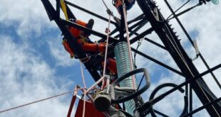 Tanpa Padam, PLN UIT JBM Gercep Ganti Isolator Pecah di GITET 500 kV Kediri 4
