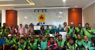 "Es Cendol", PLN UIT JBM Beri Bantuan 30 Ojol Lansia 27