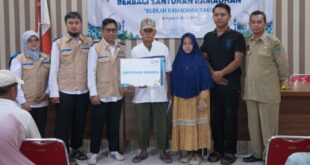 YBM PLN UIT JBM Beri 250 Santunan Dhuafa 30