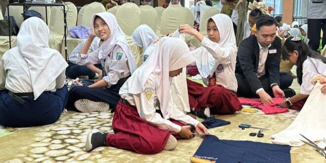 Mercure Surabaya Rayakan Hari Bumi dengan Workshop Daur Ulang Tekstil 1