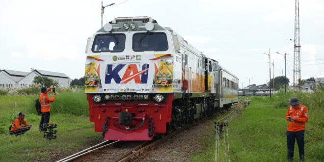 KAI Daop 8 Uji Coba Biodiesel B50 pada Lokomotif 1