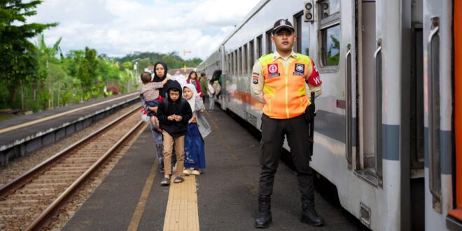 Commuter Line Supas ke Probolinggo Dongkrak Penumpang & Ekonomi Lokal 4