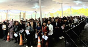Peserta dari Berbagai Daerah Serbu Audisi DA8 Surabaya 15