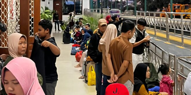 Libur Panjang, Pengguna Commuter Line Surabaya Tembus 156 Ribu 4