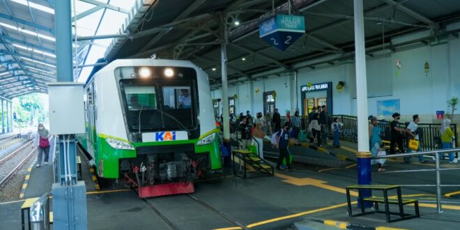 Libur Panjang, Pengguna Commuter Line Surabaya Capai 253 Ribu 1