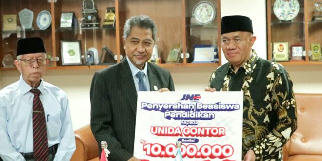 JNE Perkuat Layanan Logistik di UNIDA Gontor 10