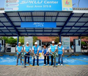 PLN Tambah SPKLU di Tol Solo–Ngawi dan Ponpes Al-Fatah Temboro 1