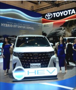 Toyota Luncurkan Land Cruiser 300 Hybrid dan bZ4X Touring 2