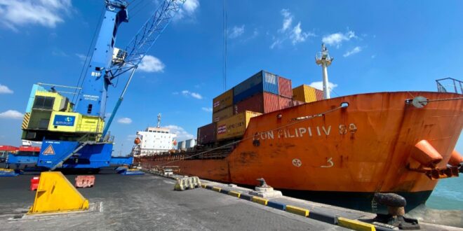 EAZI Pangkas Pergantian Kapal di TPK Berlian Jadi 29 Menit 4