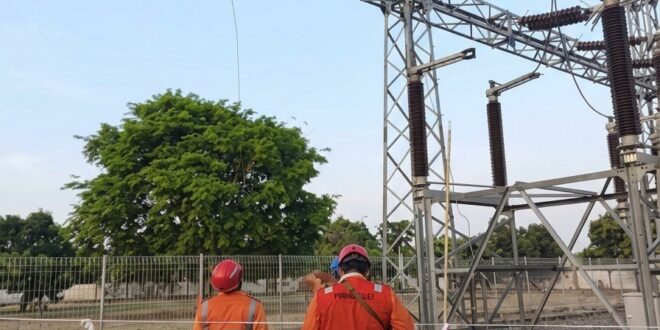 Semangat Pancasila, PLN UIT Perkuat Keandalan Listrik Surabaya 1