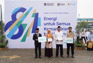 PLN UIT JBM Gelar Aksi Sosial Sambut HLN ke-81 1